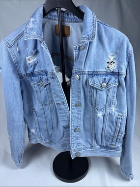 Women's American Eagle Distressed Jean jacket Size S‎ Light Wash